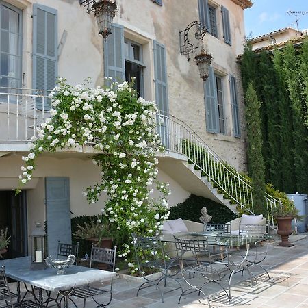 Le Petit Chateau Bed & Breakfast Chateauneuf-de-Gadagne Exterior photo