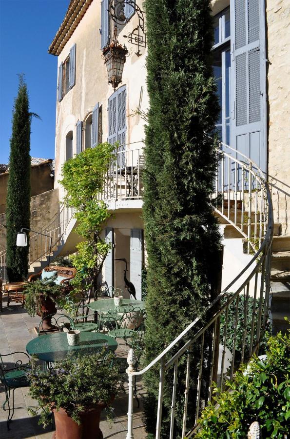 Le Petit Chateau Bed & Breakfast Chateauneuf-de-Gadagne Exterior photo