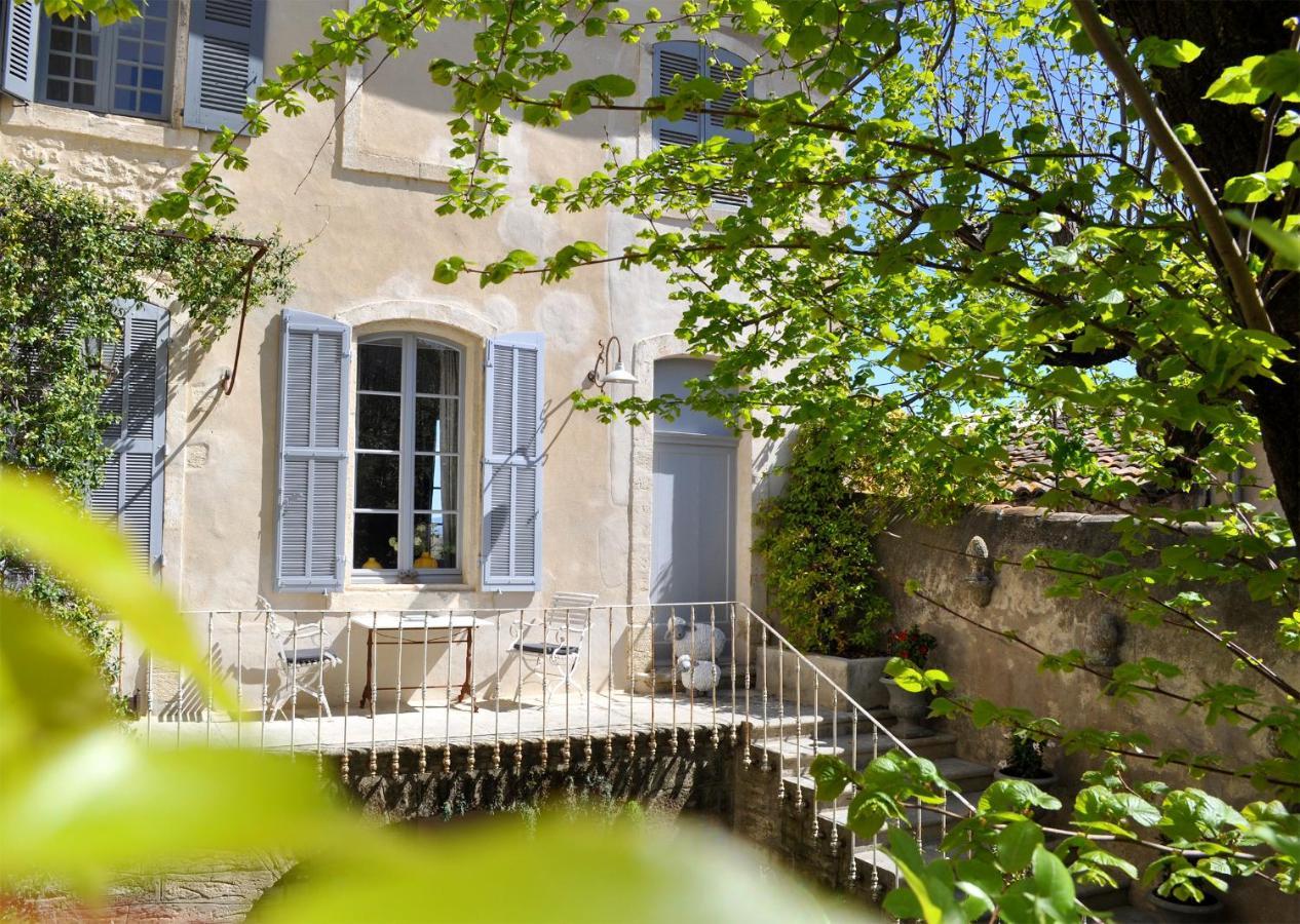 Le Petit Chateau Bed & Breakfast Chateauneuf-de-Gadagne Exterior photo